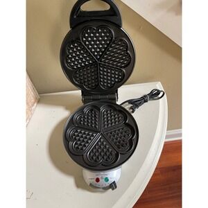 VillaWare 8 Inch Uno Heart Valentine Round Waffler Model 2003 Nonstick Tested